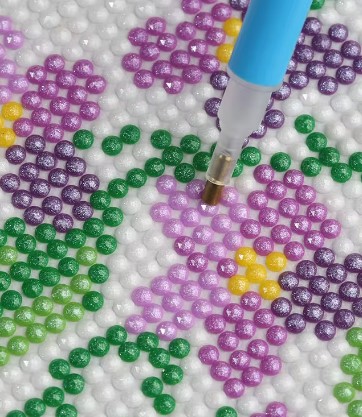 Objevte kouzlo diamantového malování s NOVÝM TYPEM KAMÍNKŮ - PERLEŤOVÉ