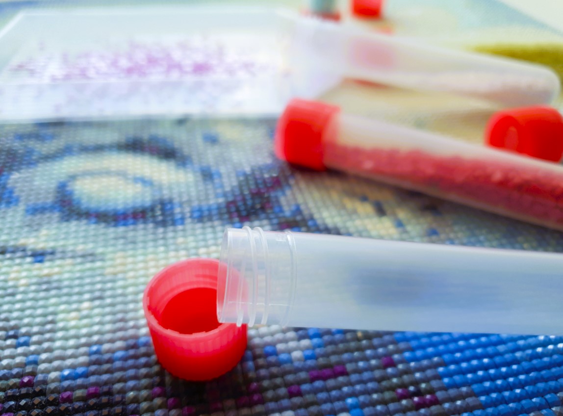 Diamantové malování - dózy na kamínky 10ml na závit